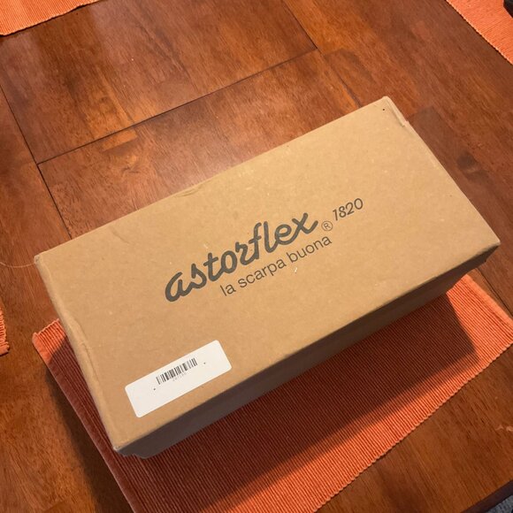 Astro flex Brown Leather Loafers - Picture 4 of 7